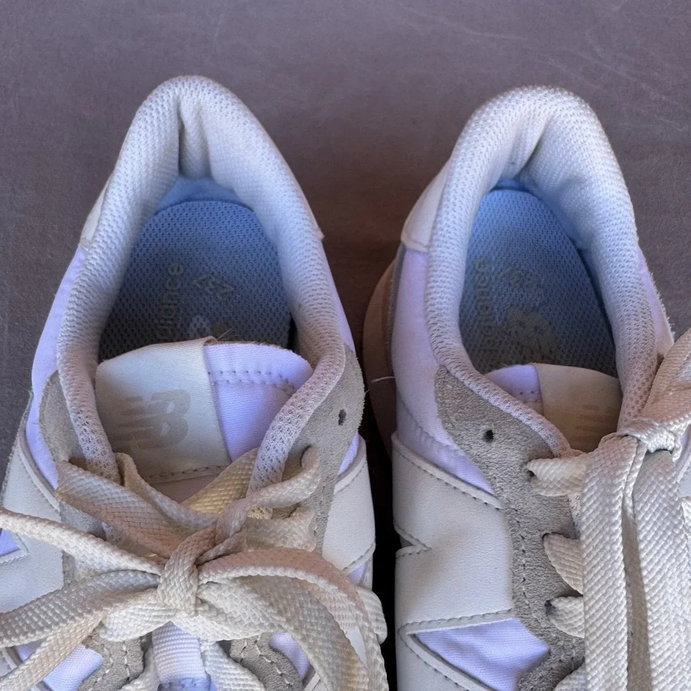 Size‎ W10/M8.5 - New Balance 237 Sneaker White And Gray Retro Classic, GUC
